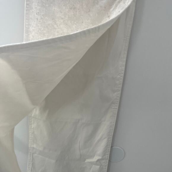 White Crushed Velvet Tablecloth Runner - Picture 3 of 3